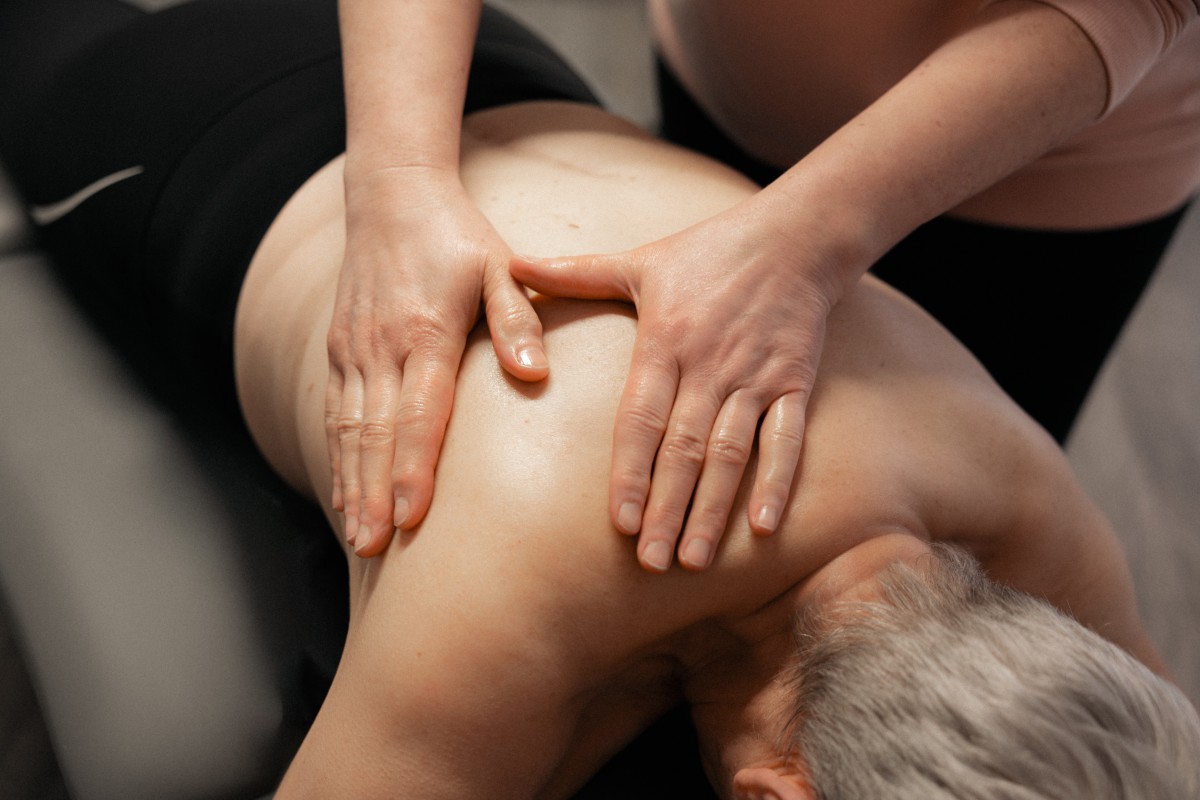 Krankengymnastik (manuelle Therapie, Neurophysiologische Bahandlung nach Bobath, Kiefergelenkmobilisation, FDM)